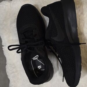 Nike Womens Tanjun shoes